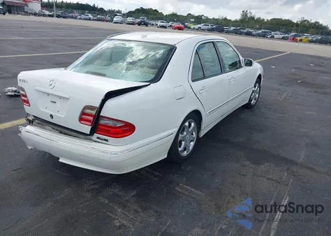 2002 Mercedes-Benz E 320 Special Edition z USA, uszkodzony, nr VIN WDBJF65J52B431463